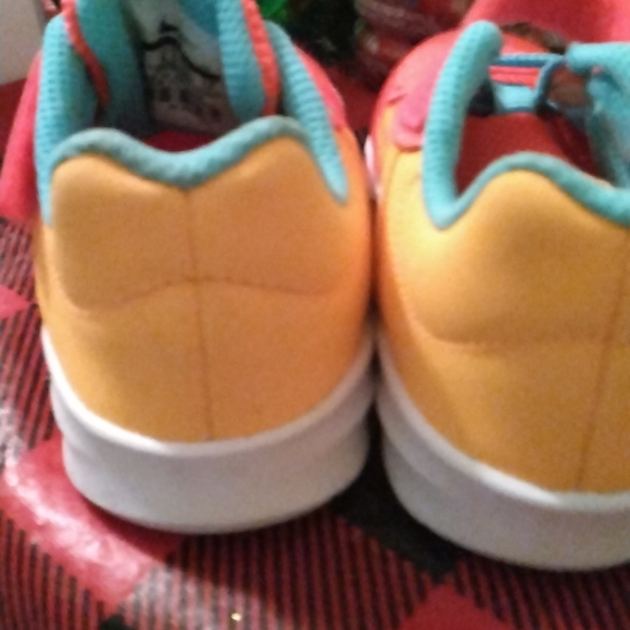 Sneakers - Picture 3 of 3